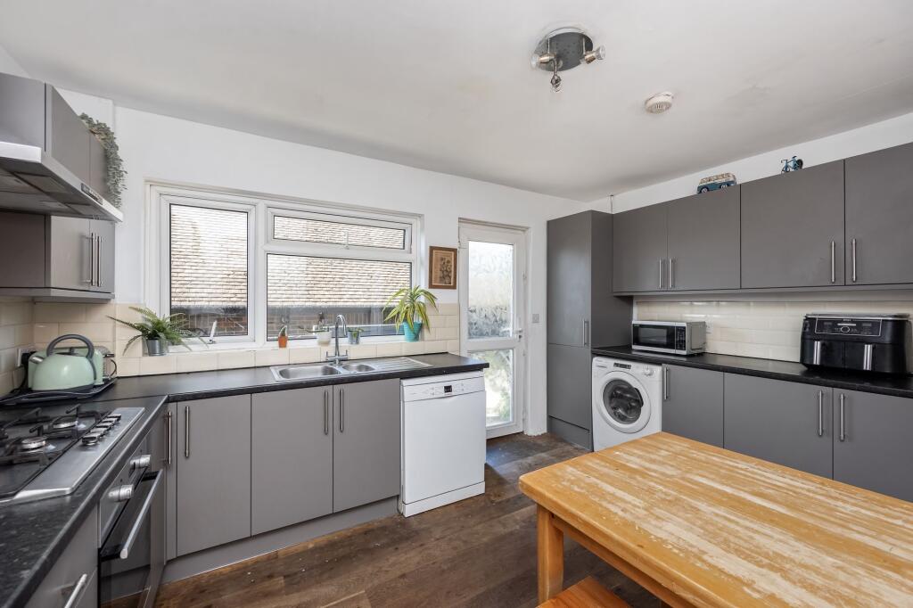 Maines Farm Road, Upper Beeding, BN44 photo 3