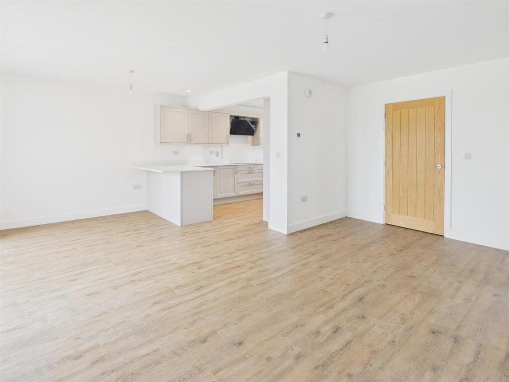 House in Peterborough - View 3