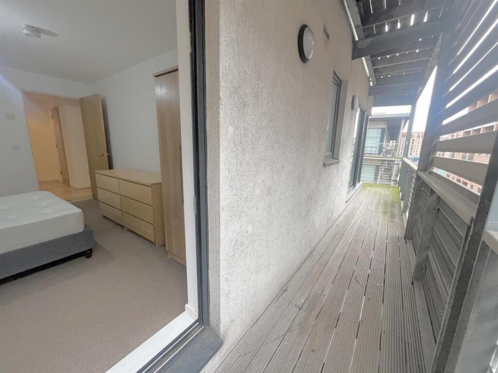 Apartment in Liverpool - More
