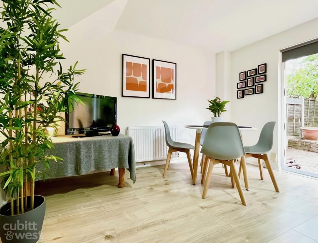 House in Crawley, Southgate - View 2