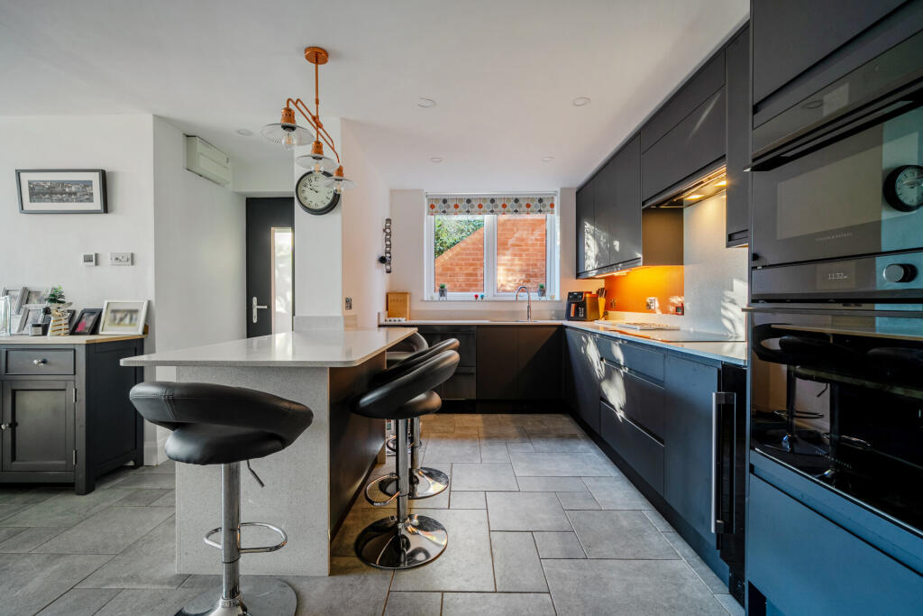 Apartment in Torquay - View 4