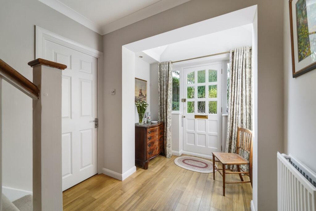 House in Weybridge - View 5