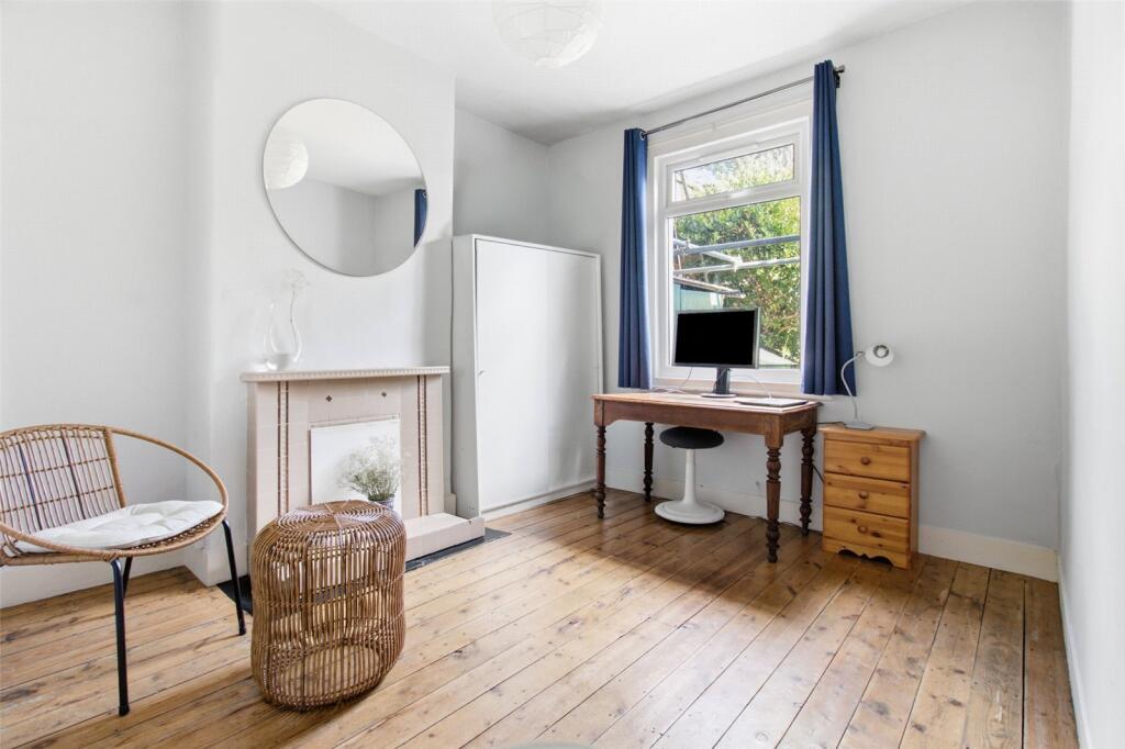 House in London, Scotch Estate, West Green - View 3