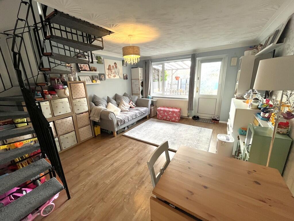 Henbury Close, Canford Heath photo 2