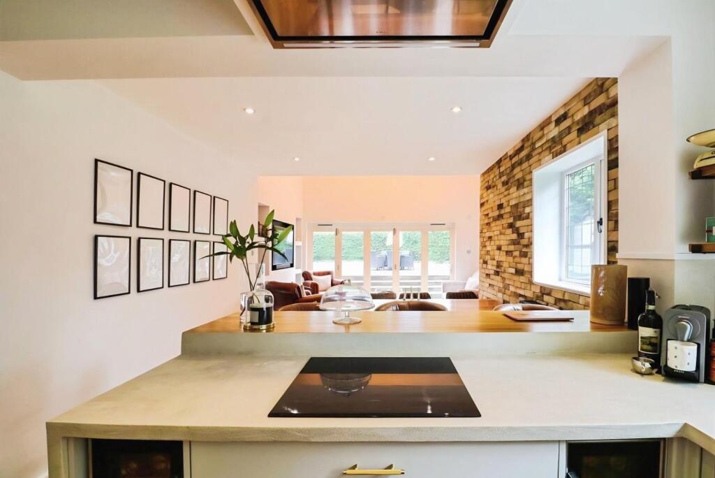 House in Sutton Coldfield, Driffold - More