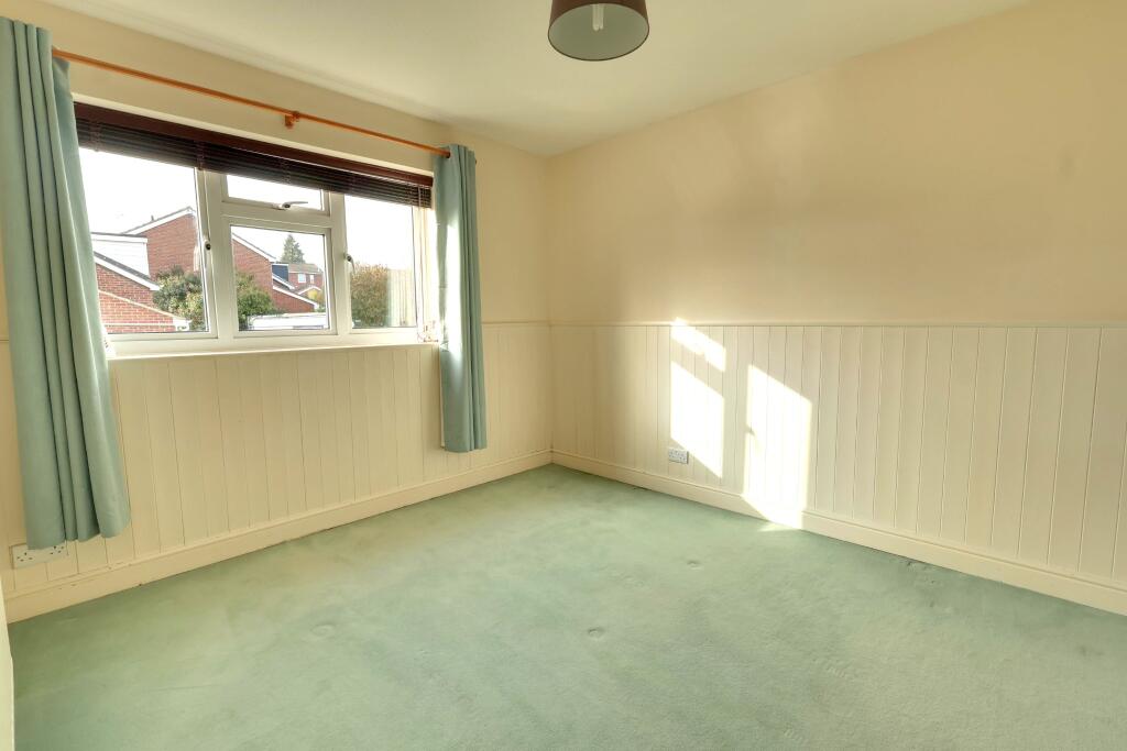 Redwing Road, Clanfield photo 4