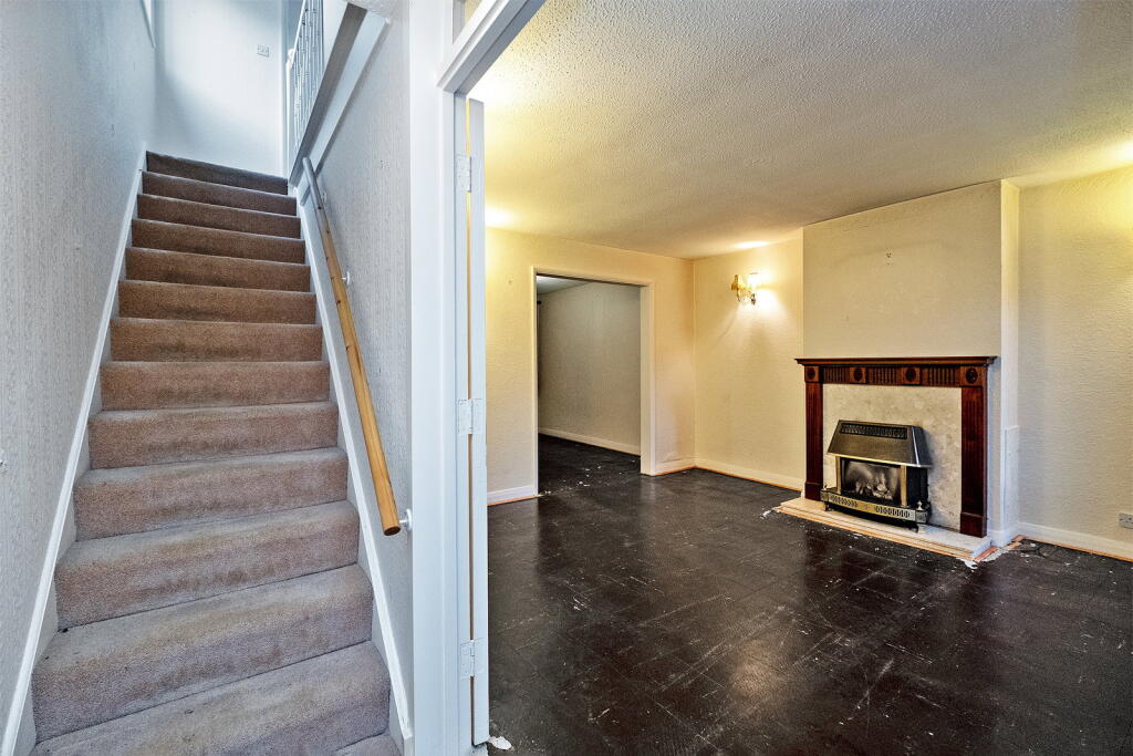 House in Leeds, Alwoodley - View 2
