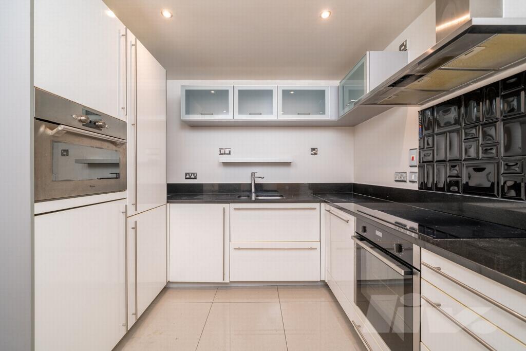 Apartment in London - More