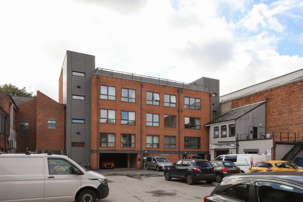 1-bed flat on Mowbray Street, Cutlers House, S3, £100,000