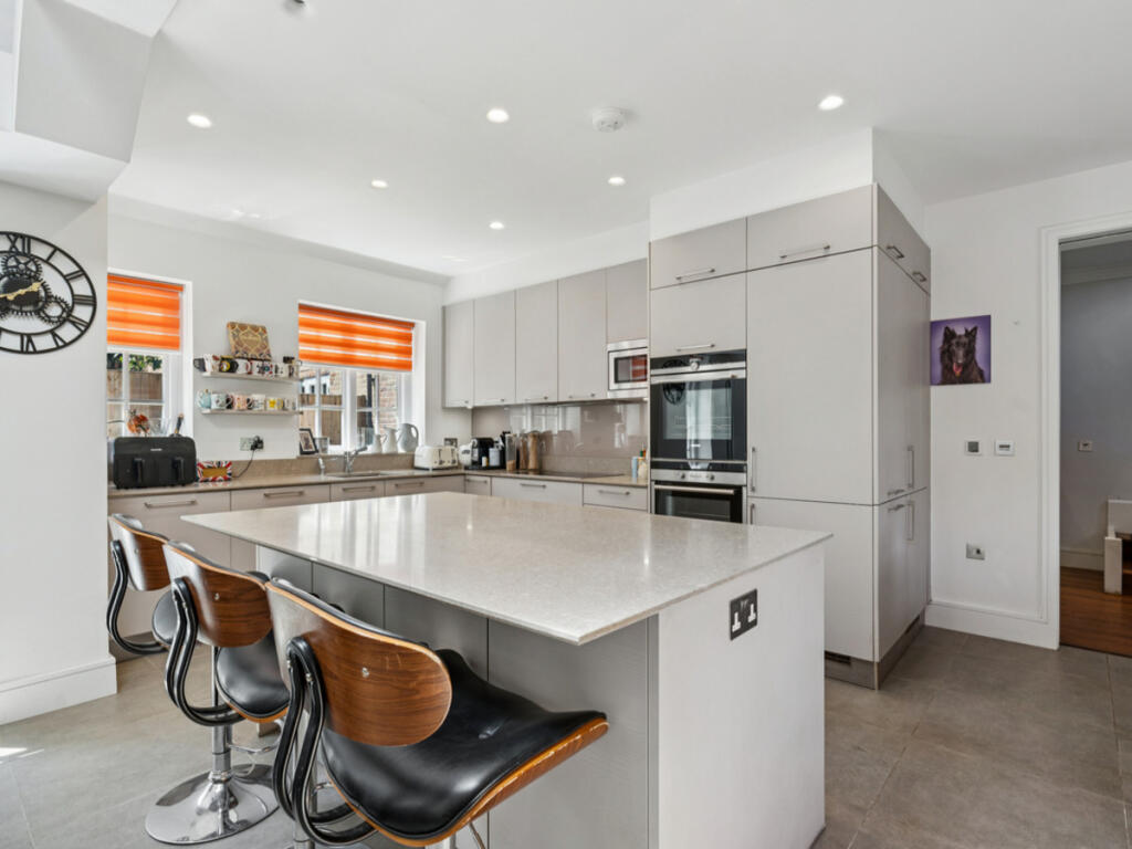 House in London - View 5