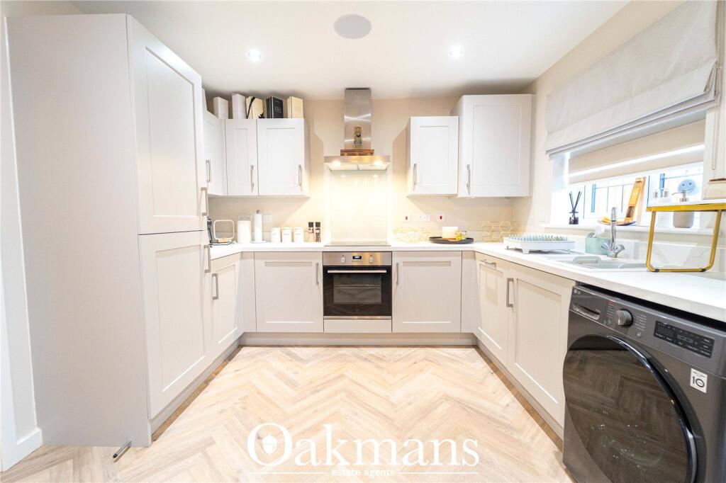 Calvert Close, Alcester, Warwickshire, B49 photo 2