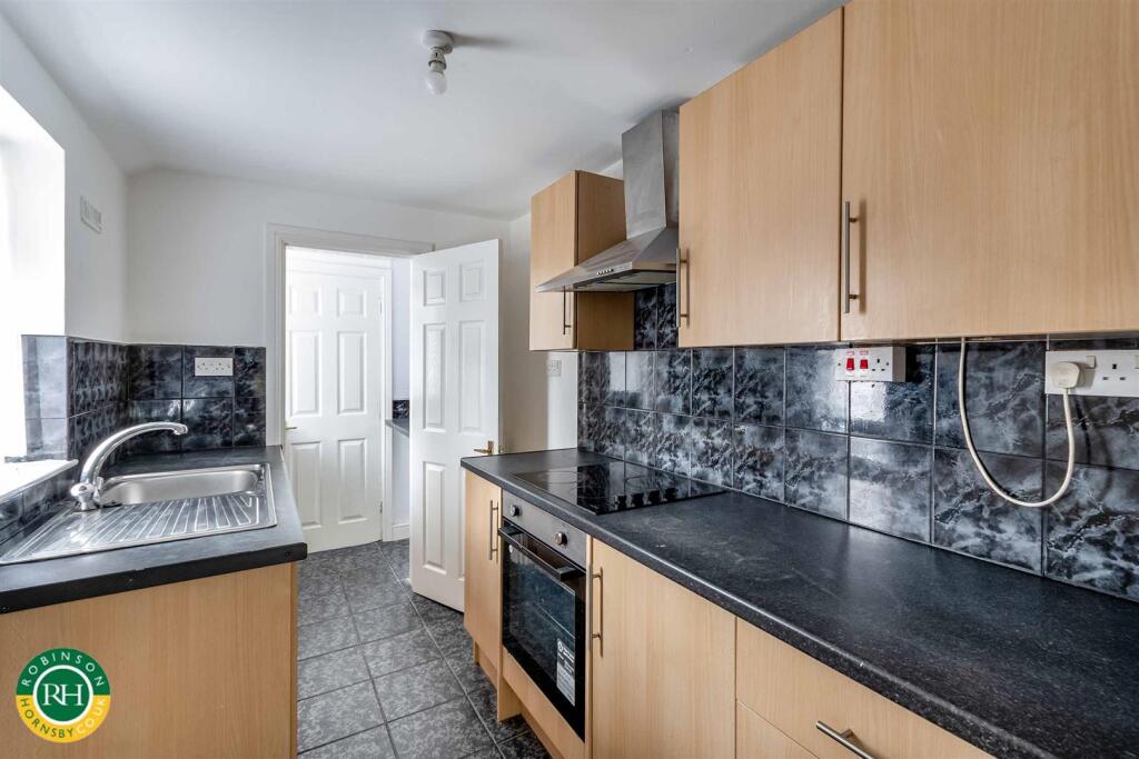 Queen Marys Road, New Rossington, Doncaster photo 3
