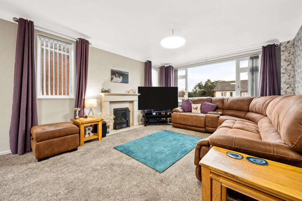 Chantry Road, Disley, SK12 photo 4