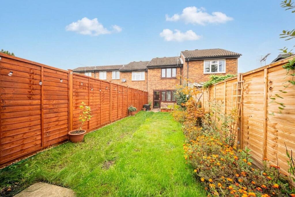 Warblington Close, Valley Park, SO53 photo 4