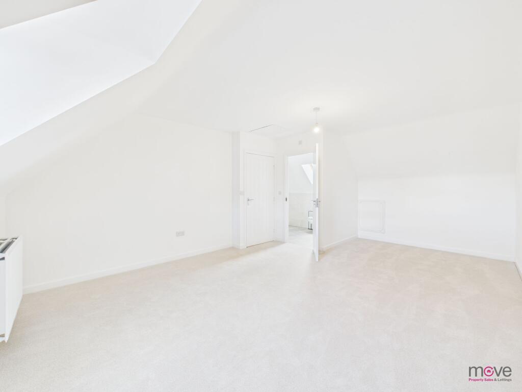 House in Cheltenham, Swindon Village - View 3