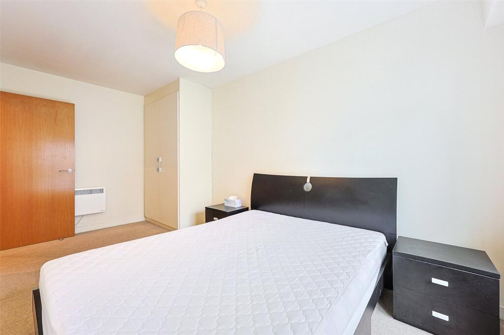 Apartment in London, Grahame Park, Colindale - More