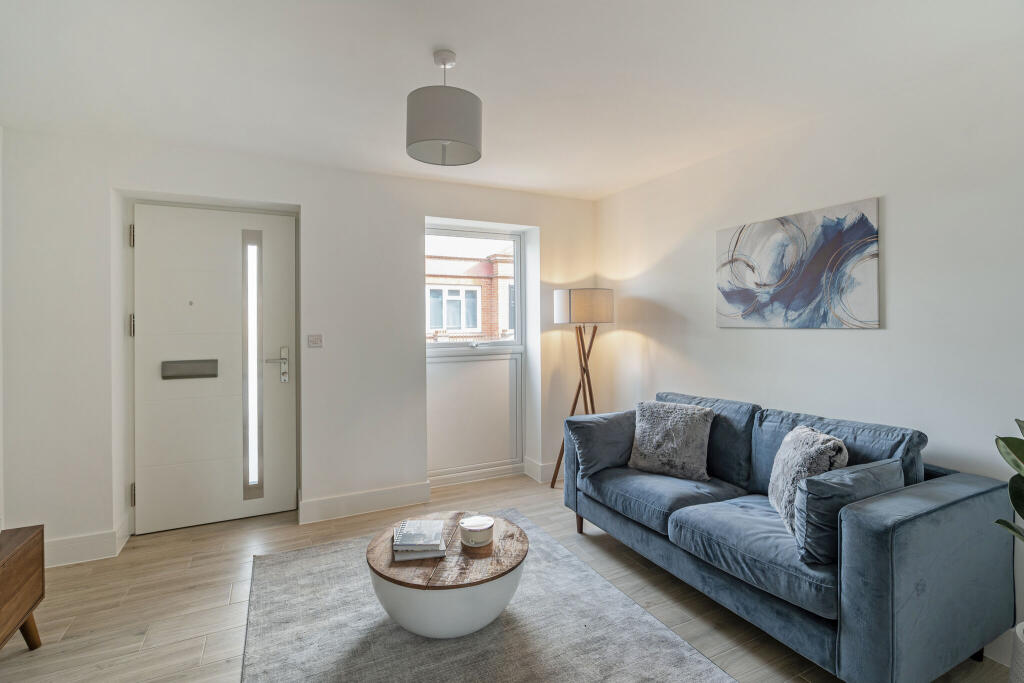 House in Waverley, Godalming - View 4