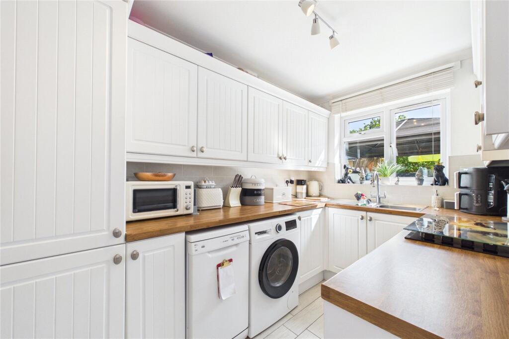 West Street, Tadley, Hampshire, RG26 photo 4