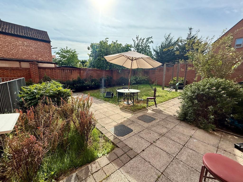 Flat share for rent