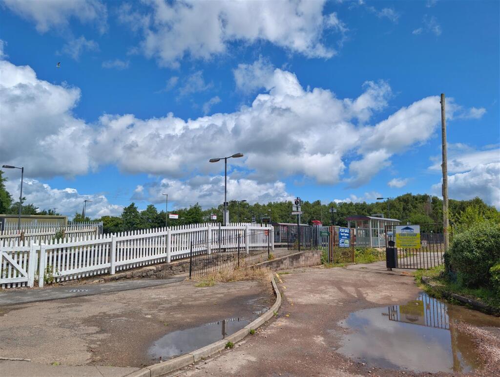 Harbour Road, Lydney - View 3