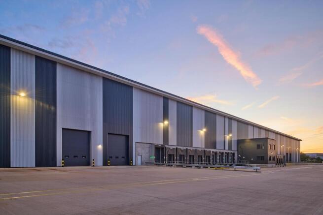 UK-BermudaPark-Nuneaton230-Jun26-42_high..jpg