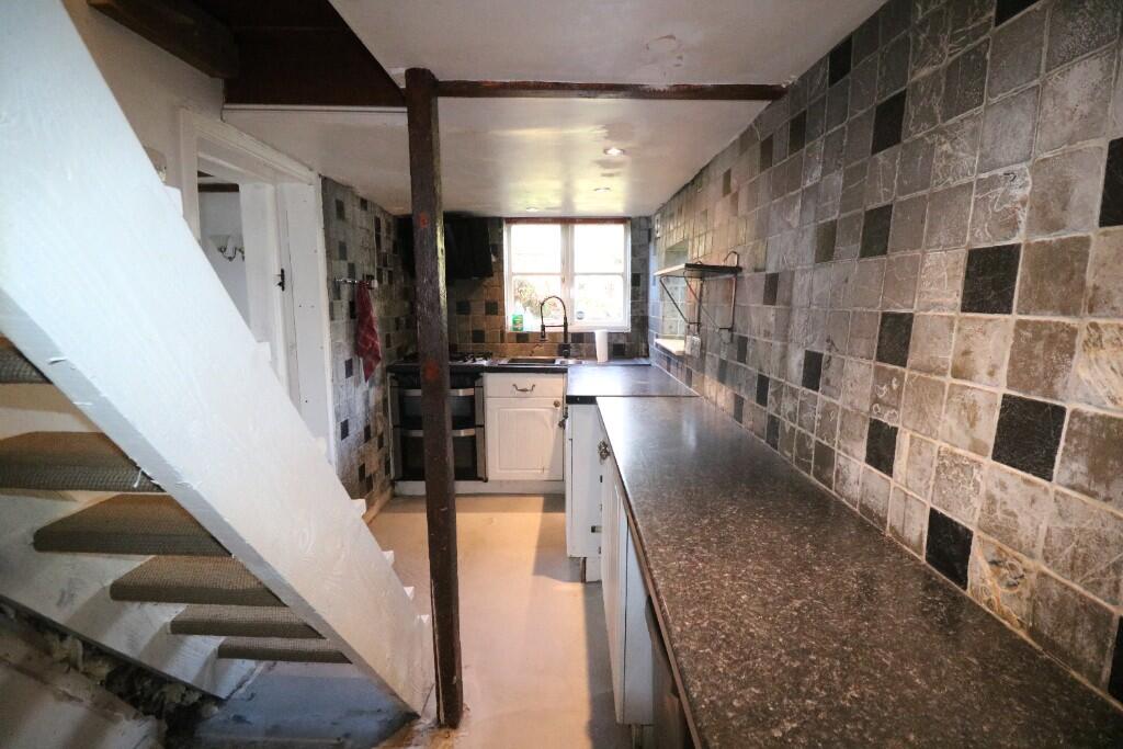 4b Greenhill Road photo 4