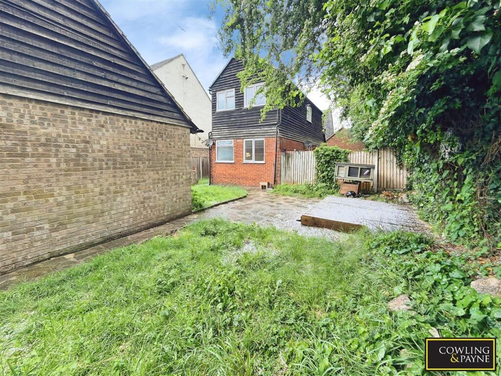 Runnymede Road, Stanford-Le-Hope photo 2