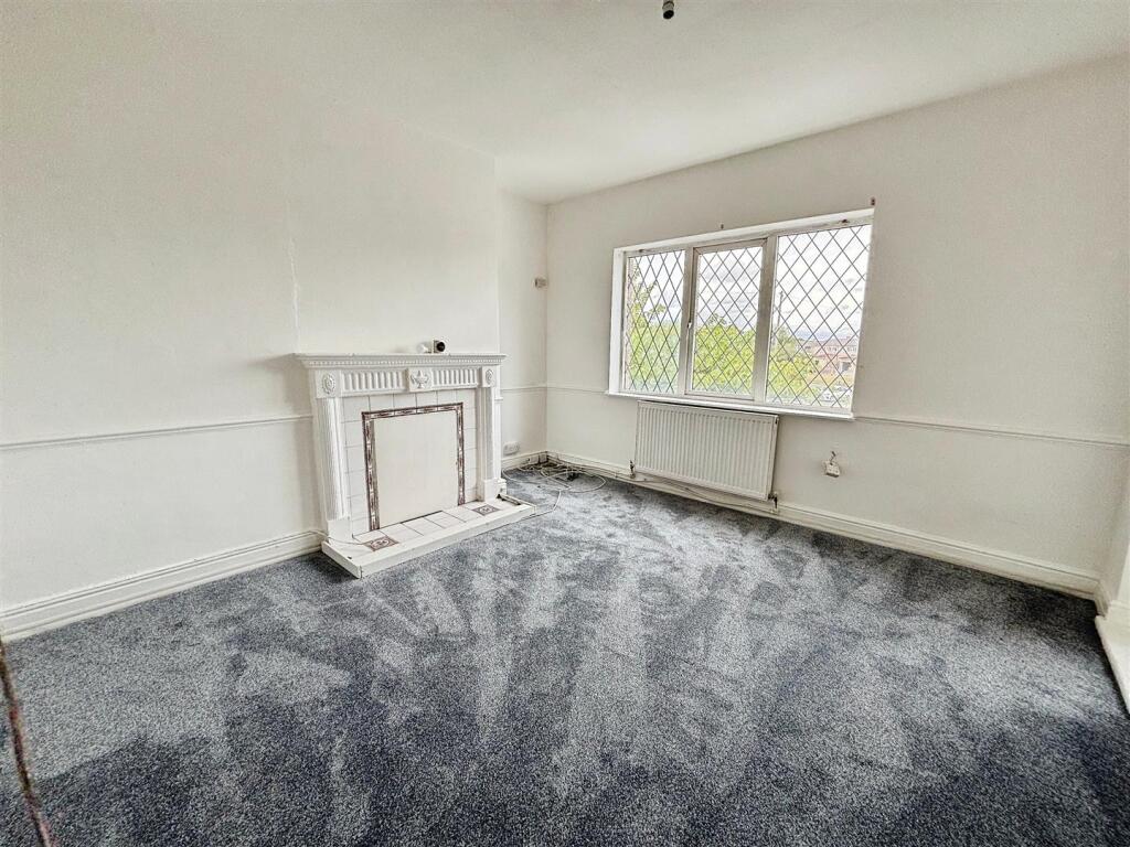 Apartment in Bradford, Holmewood - View 5