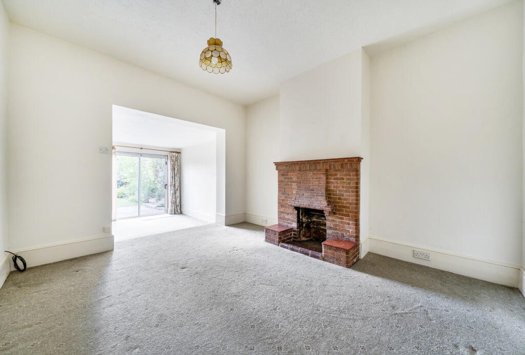 House in Sevenoaks, Kemsing - More