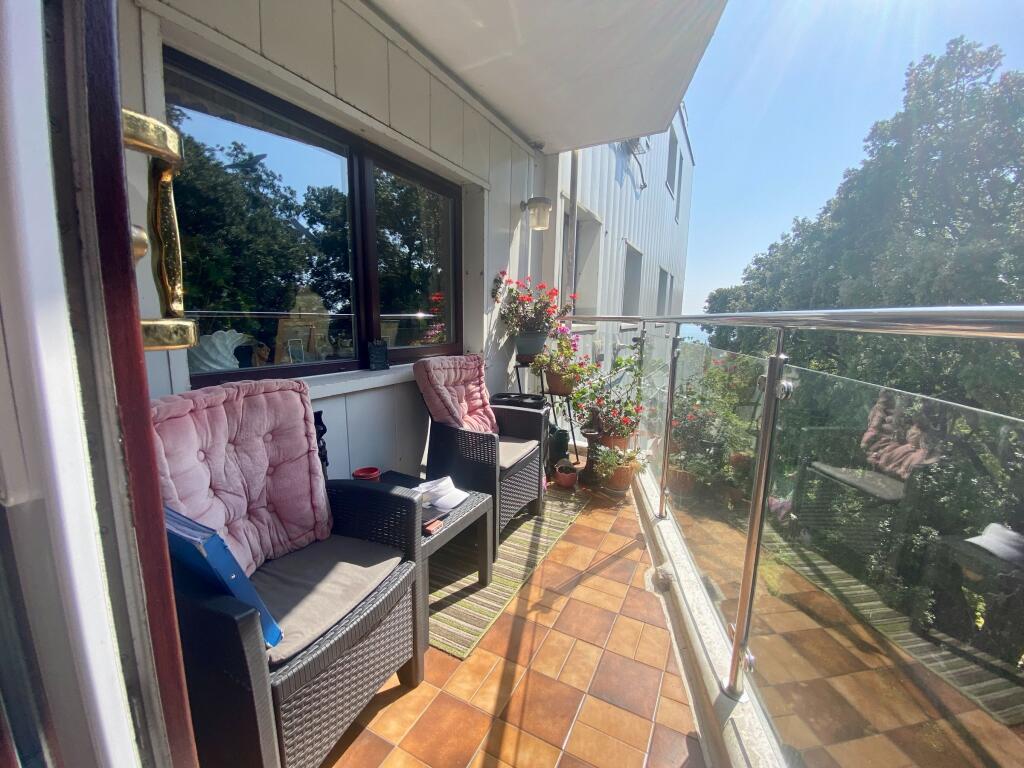 Apartment in Torquay, Wellswood - View 3