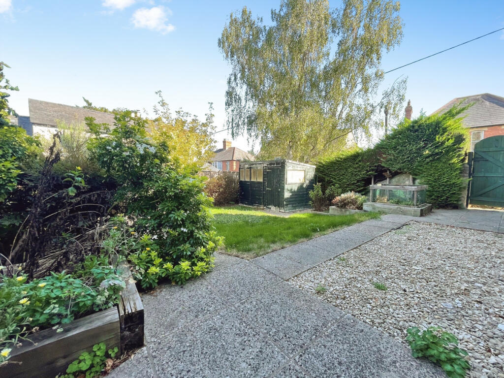 House in Islip - More