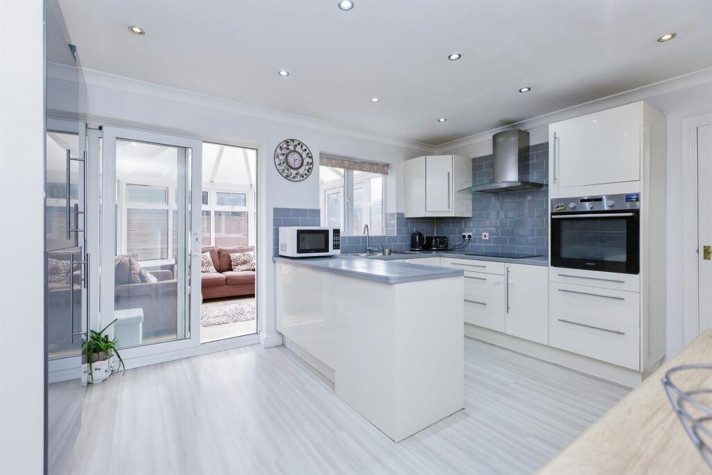 Main image of property: Skelwith Rise, Nuneaton