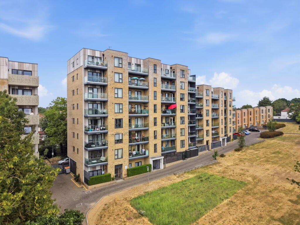 Apartment in Southall - View 2