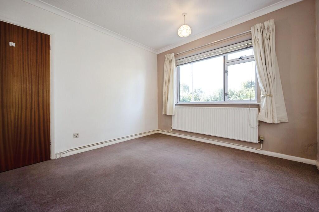Apartment in Luton - More