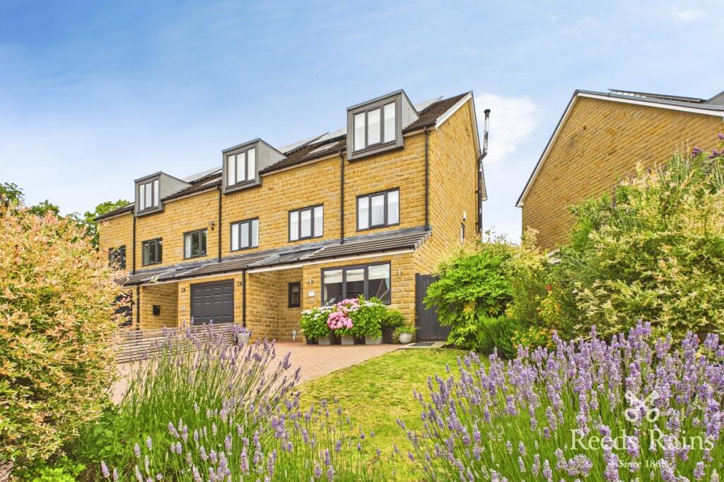 Main image of property: Roundhill Green, Gomersal, Cleckheaton, West Yorkshire, BD19