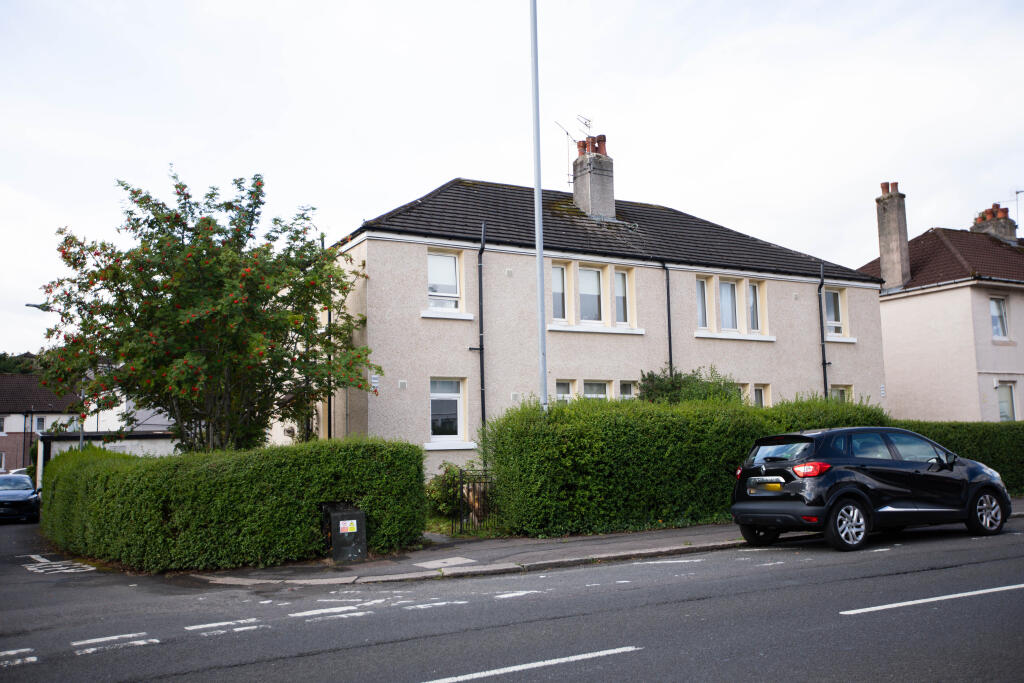 Apartment in Paisley, Thornly Park