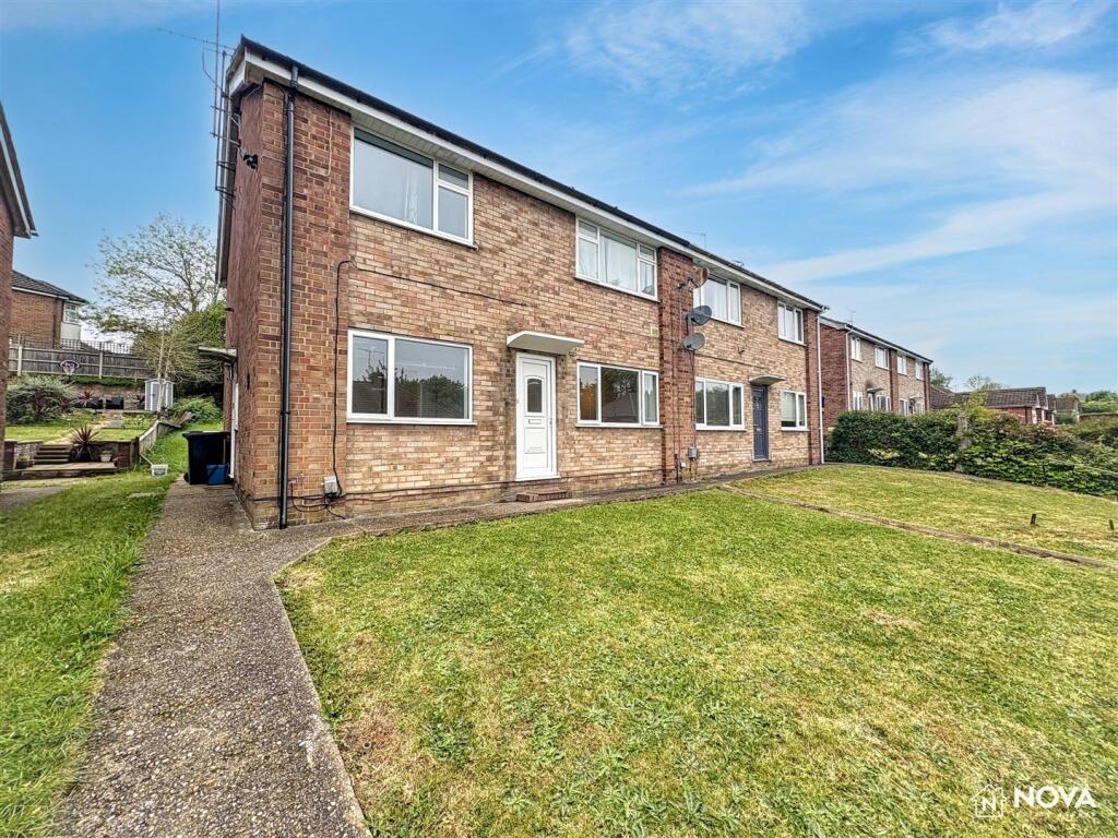 Main image of property: Deep Denes, Luton