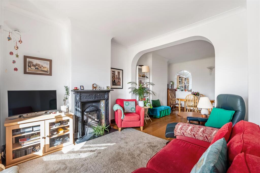 House in Redhill - View 5