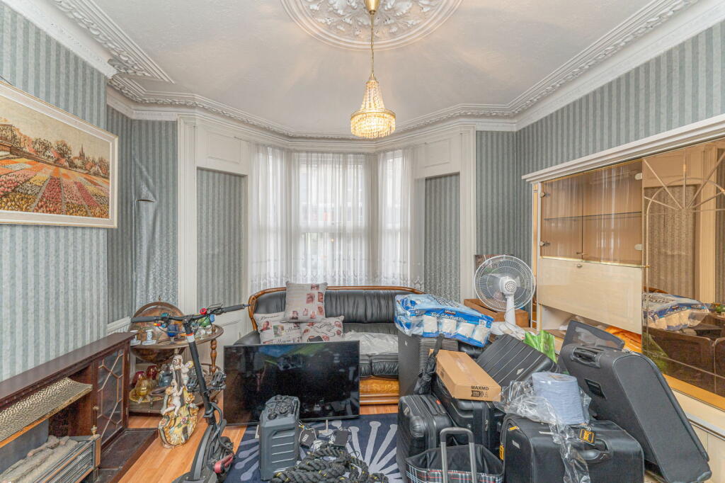 Graham Road, E8 photo 4