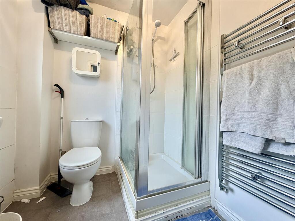 House in Telford, Ketley - More