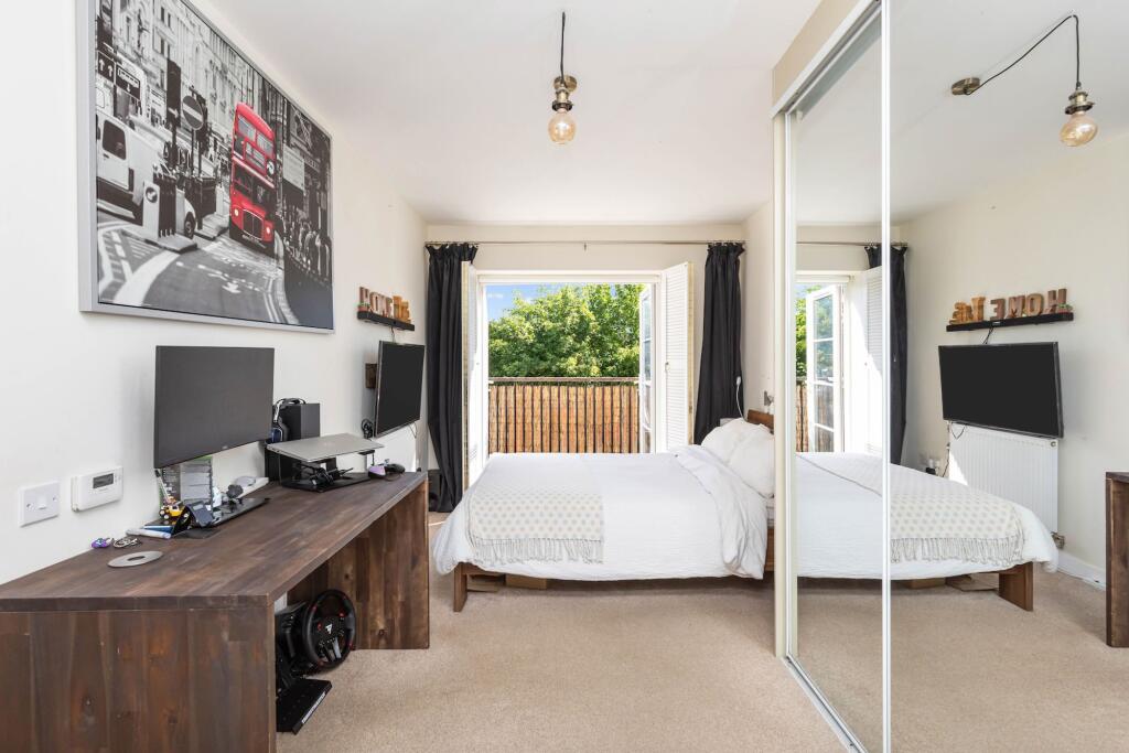 Churchill Way, Broadbridge Heath, RH12 - View 5