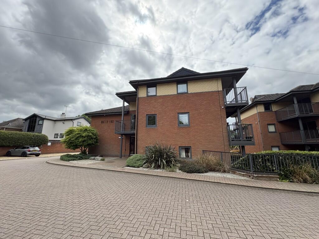 Main image of property: 21 Water End, Thorpe Meadows, Peterborough, Cambridgeshire PE3 6GQ