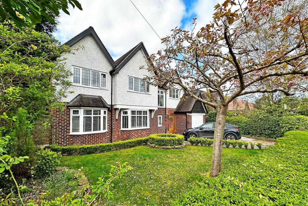 Woodhead Road, Hale – pohled 2