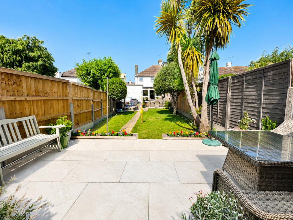House in Southend-on-Sea - View 2