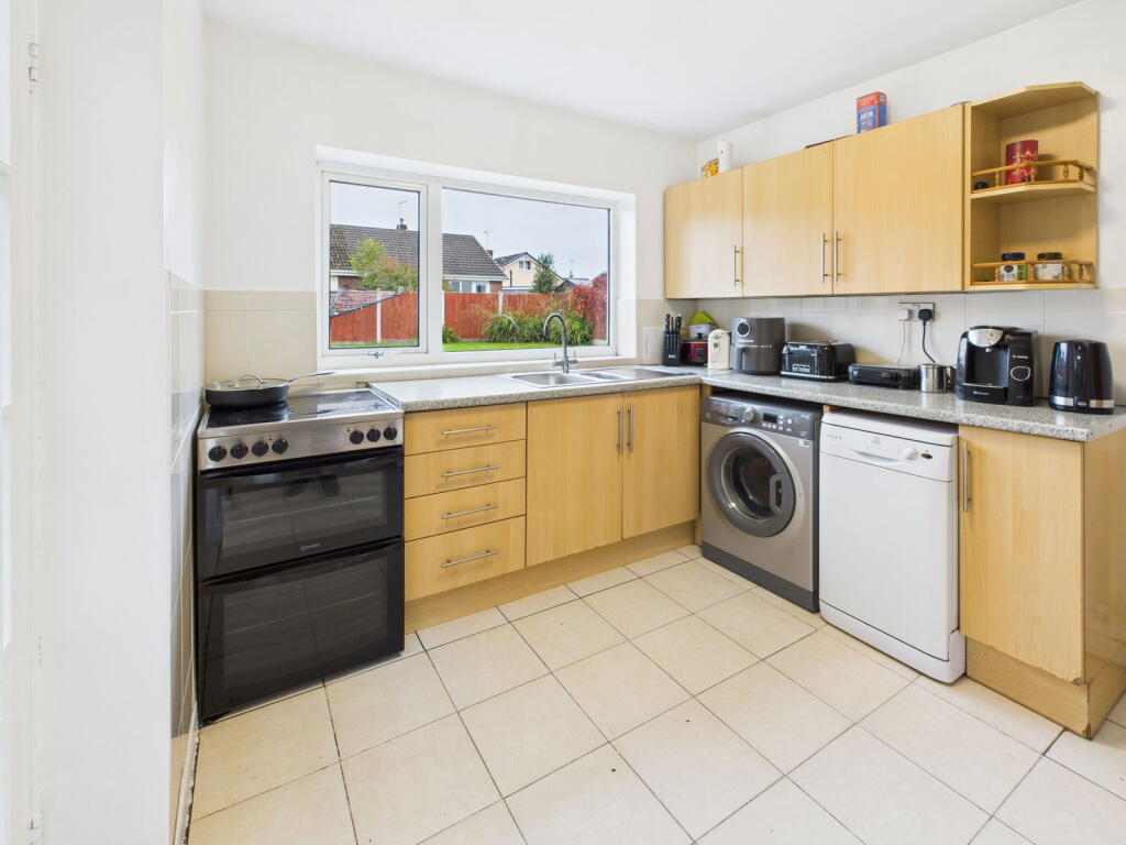 Broughton Lane, Wistaston, Crewe, CW2 8JR photo 3