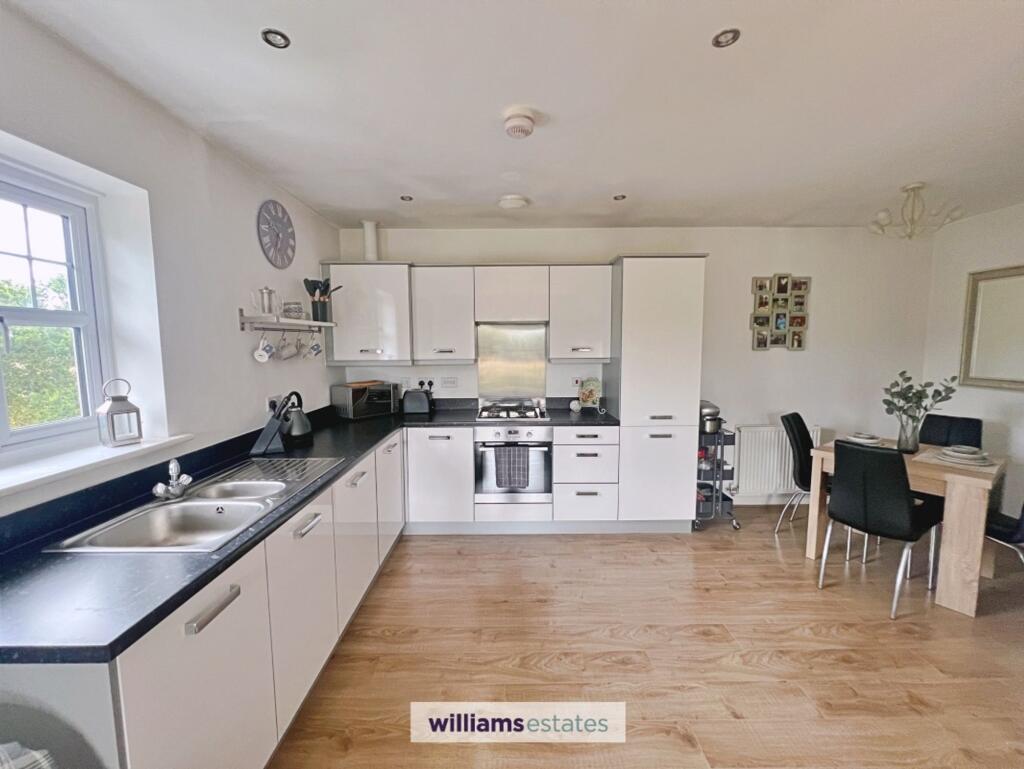Apartment in Pen-y-ffordd, Flintshire - View 4