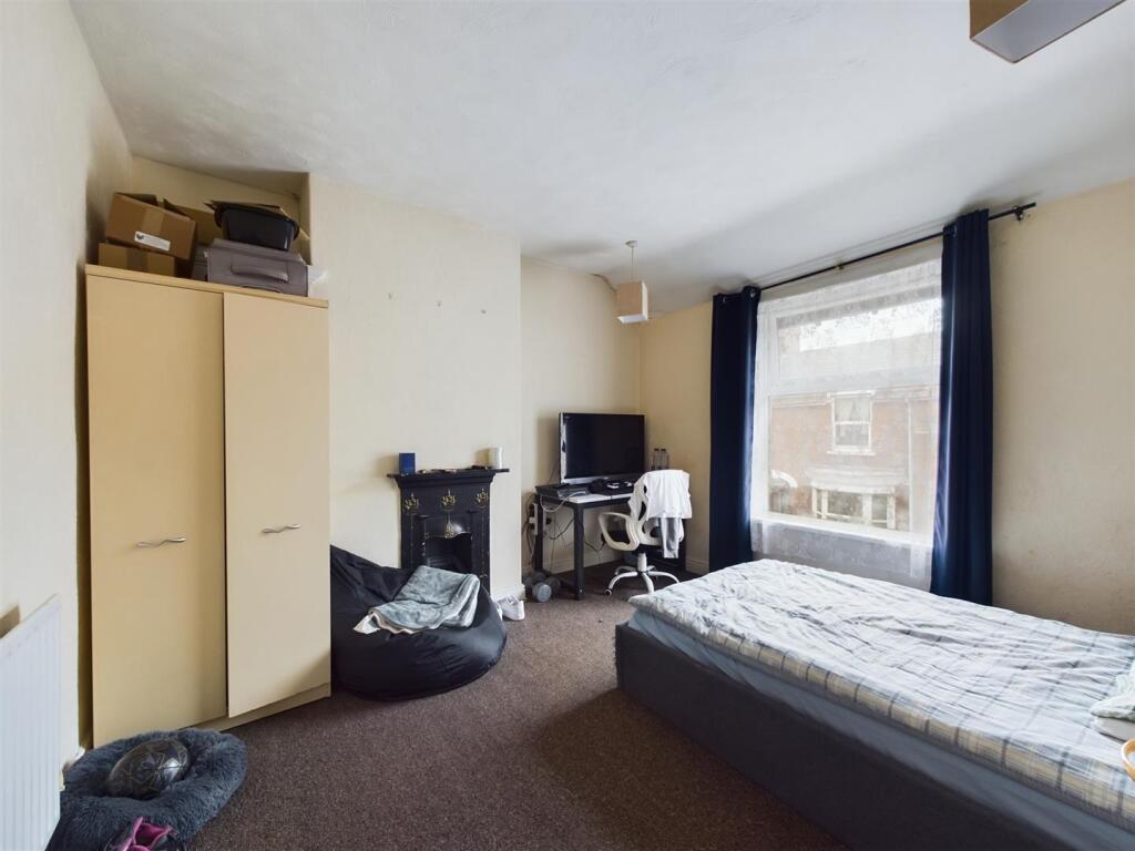 House in Boston, Bargate, Staniland - More