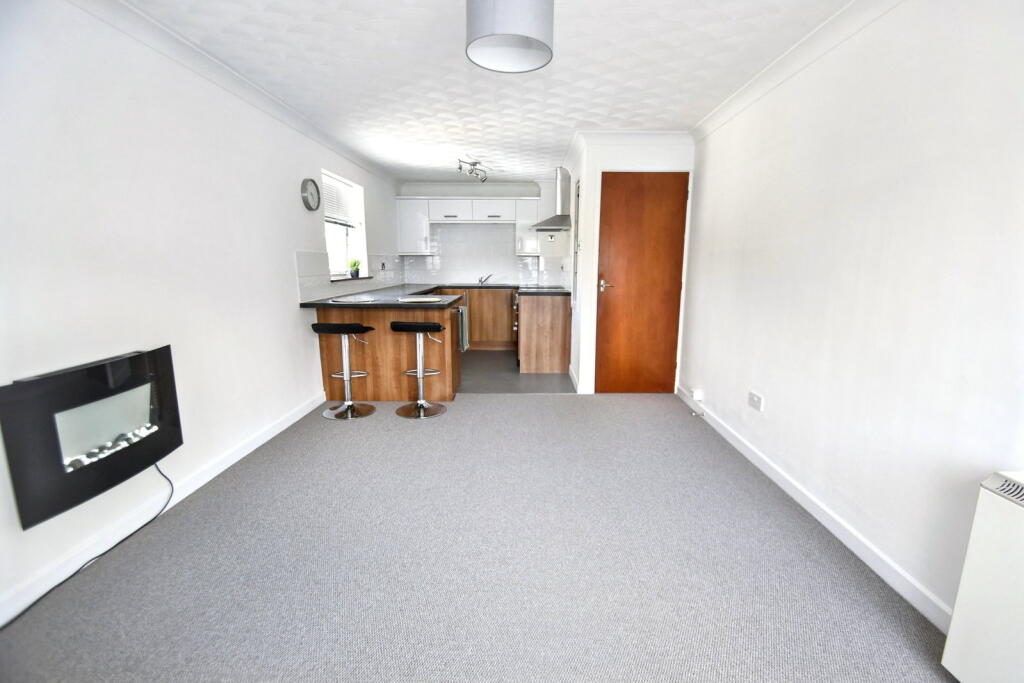 Apartment in Truro - More