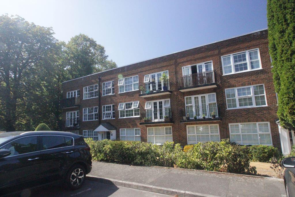 Apartment in Epsom and Ewell, Epsom - View 2