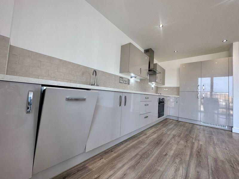 3 bedroom flat for rent